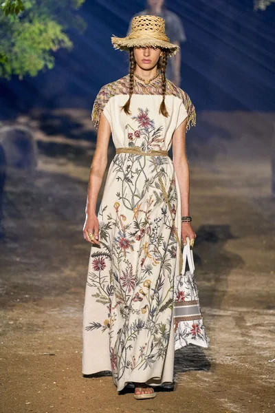 Look 29